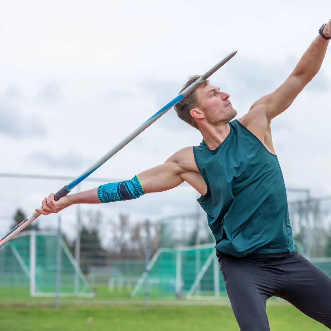 通过与老牌 通过与老牌